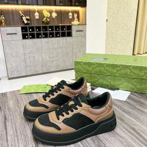 GUCCI 두꺼운 밑창 화이트 스니커즈