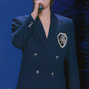 네이비 더블브레스트 정장 재킷