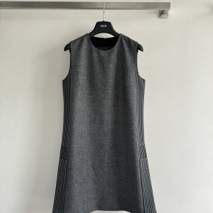 Dior 고급그레이 민소매 원피스
